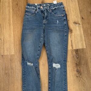 Good American Distressed Ankle Jeans in Blue